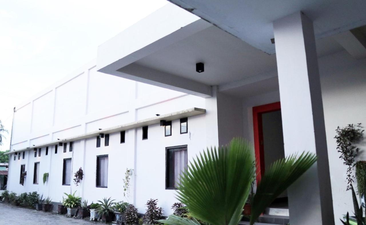Reddoorz @ Pasangkayu Mamuju Utara Hotel Exterior photo