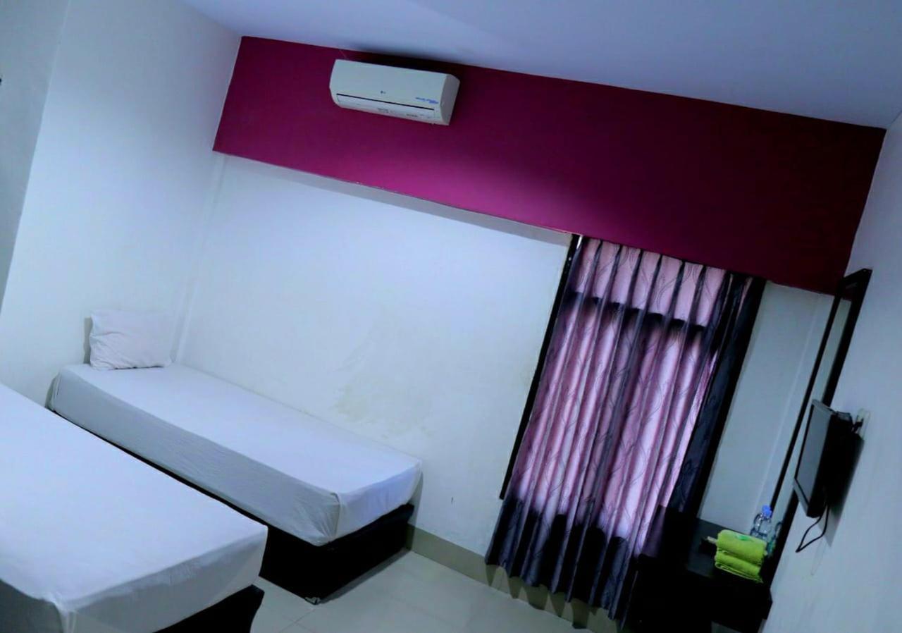 Reddoorz @ Pasangkayu Mamuju Utara Hotel Exterior photo