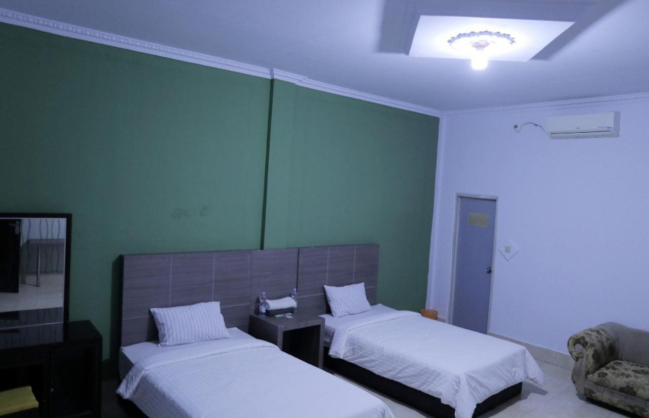 Reddoorz @ Pasangkayu Mamuju Utara Hotel Exterior photo