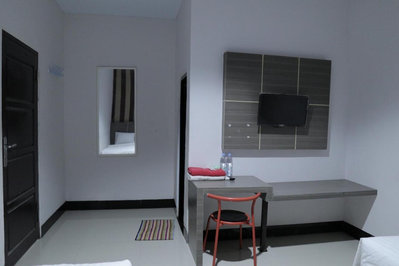 Reddoorz @ Pasangkayu Mamuju Utara Hotel Exterior photo
