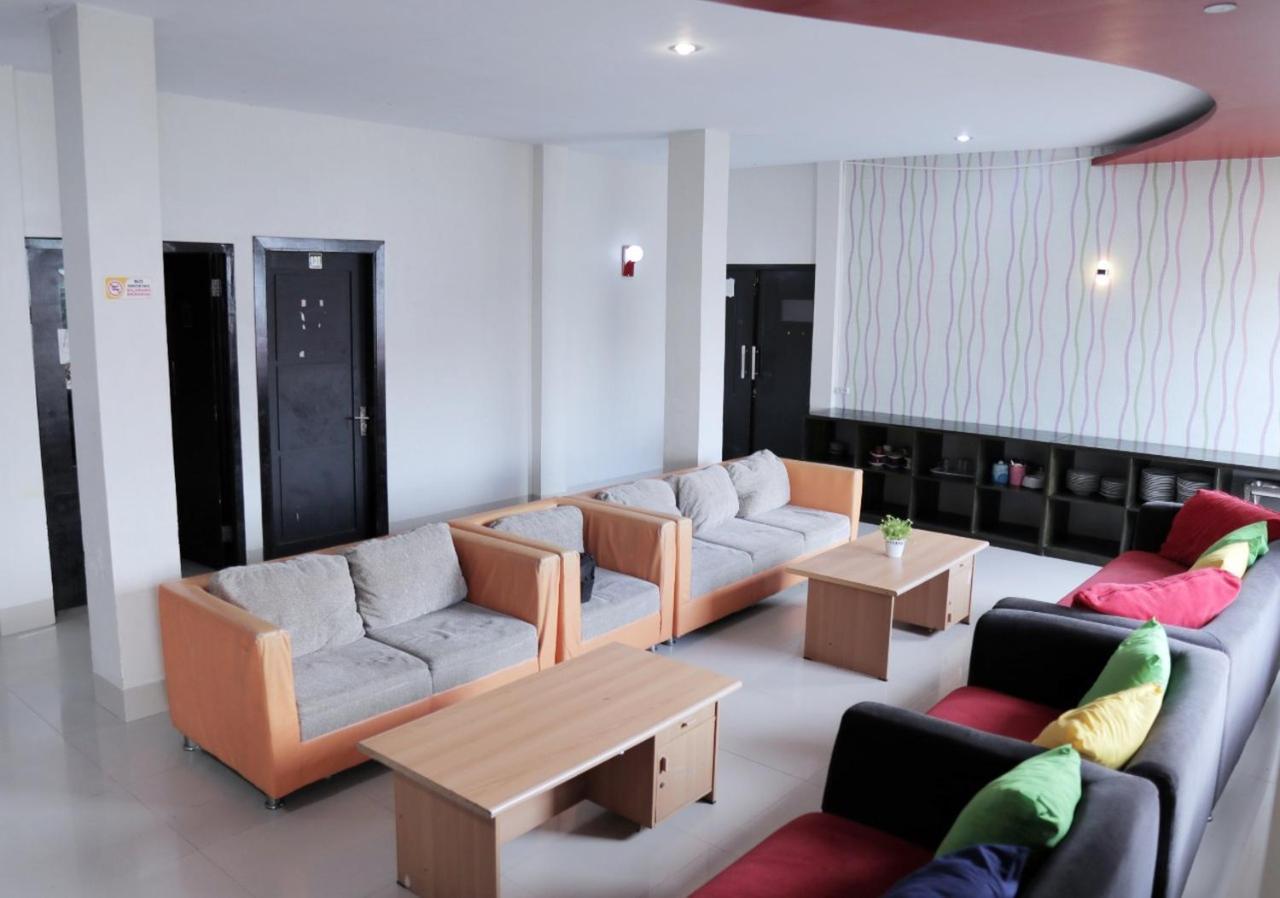 Reddoorz @ Pasangkayu Mamuju Utara Hotel Exterior photo
